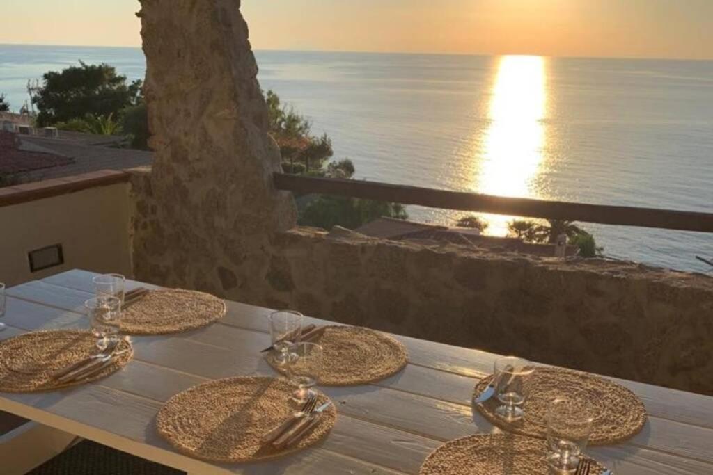 Boutique Apartment With Beach Within Walking Distance, Near Tropea Parghelia Kültér fotó