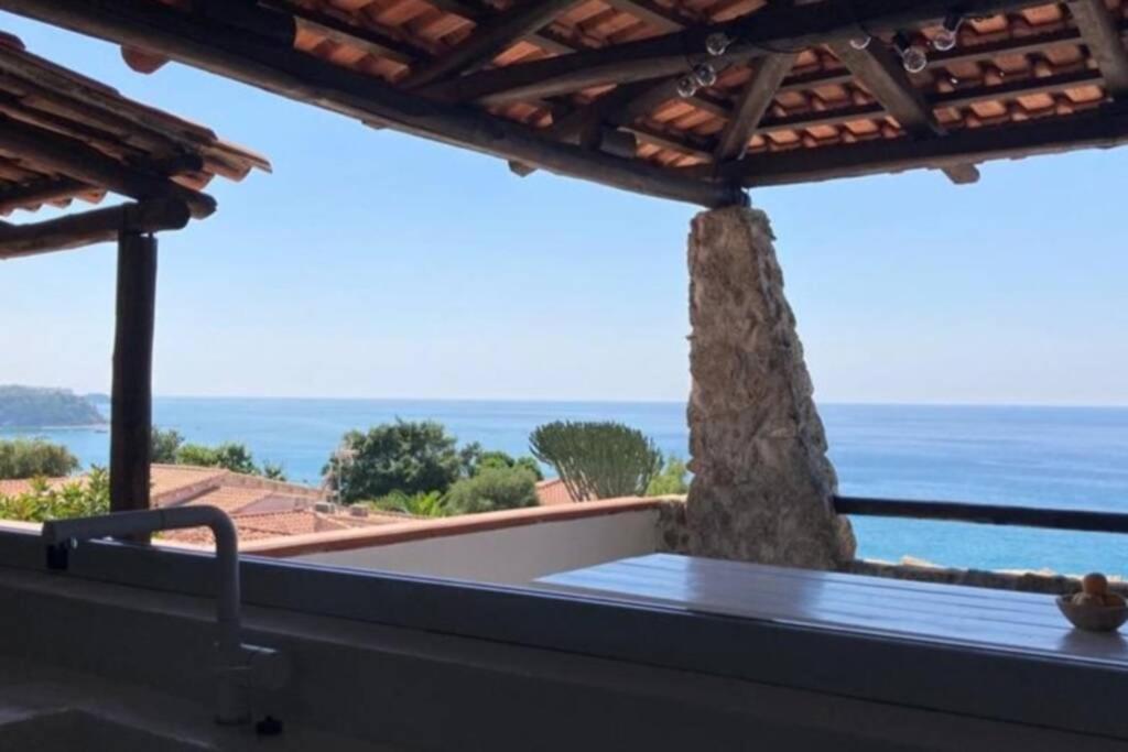 Boutique Apartment With Beach Within Walking Distance, Near Tropea Parghelia Kültér fotó